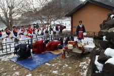 “우리 마을 평안하게 지켜주소서”