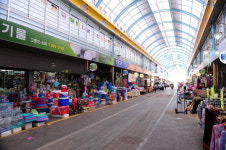 고객 눈높이 외면 투자… 상권 살리기 글쎄