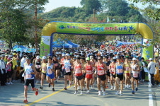 명품 호반 만끽하며 힘차게 달려볼까