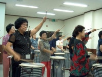 어르신 운동교실서 건강 챙기세요