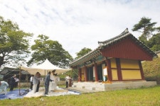 신·의 바탕 인간 존엄성 부각… 항일민족투쟁 씨앗
