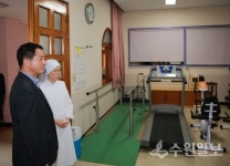 이병규 장안구청장, 노인복지시설 평화의 모후원 방문