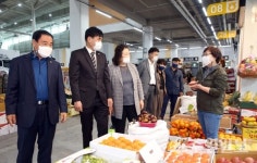 수원시의회 기획경제위, 수원농수산물도매시장 등 현장점검