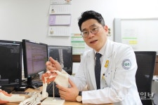 [나누리병원 기획] 발의 피로도가 반복된다면 오목발 의심