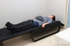 의왕시, 전국 최초 모든 경로당에 척추온열의료기 지원