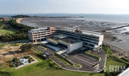 바다와 쉼 품은 새로운 휴식 공간 화성서해마루 유스호스텔 20일 정식 개관 