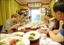 [이미지산책]‘밥상머리’ 대화
