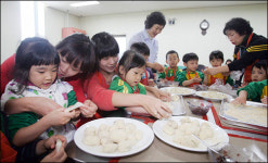 “떡 만들기 재밌어요”