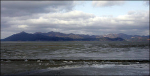 고갯길 타고 넘는 싸~한 바닷바람