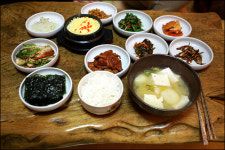 [맛집]그 옛날 그 집의 웅숭깊은 된장뚝배기