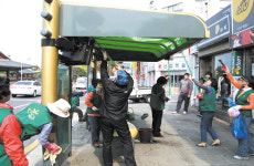 삼도2동·부녀회 버스승차대 환경정비 활동