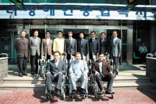 노형로타리클럽 탐라장애인복지관에 휠체어 기증