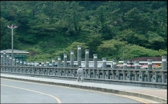 산남 교량 난간 제주석으로 새단장