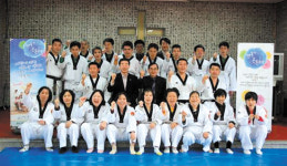 최철영 한라대 교수 정신요양원에 태권도복 지원