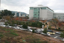 정부합동청사 인근 도로는 대형 주차장