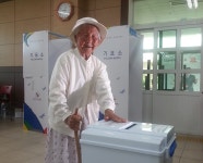 도내 최고령 할머니도 소중한 주권 행사