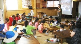 구수한 향기 나는 메주에 정성 더하니영양 만점의 가족표 된장 탄생하다