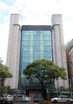 옛 지식산업진흥원 건물 도심 흉물 방치