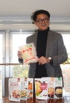 방앗간 떡 심부름 하던 소년, 日 식품사업가로...