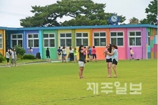 파스텔톤으로 화려한 더럭분교