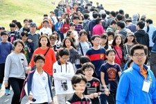 관광객 인파로 제주 섬은 북적