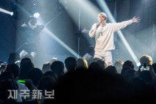 짙은 감성의 목소리로 제주의 가을을 깊게 물들이다./제주국제컨벤션