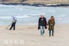 어느덧 찾자 온 겨울바다/제주시 월정리해변