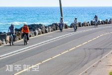 자전거로 해안을 달리다.