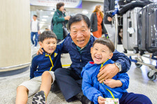 그리던 한가위 보름달을 품다