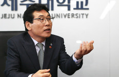 조교 재임용 제한 삭제·산학협력 시설 구축