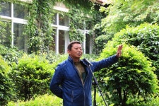 샛노란 꽃밭에서 꿈을 꾸는 나비가 되다