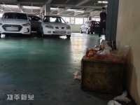 먹거리 즐기고 휙 전통시장 쓰레기 몸살