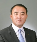 현직 재선 도전에 신예 2명 맞불 경쟁