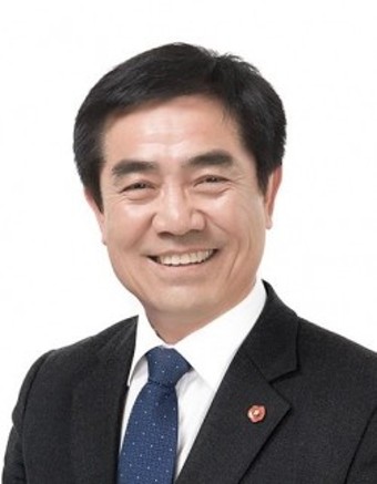 민주당 새 원내대표 3선 박원철 의원