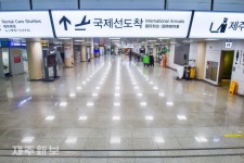 텅빈 제주국제공합 국제선 대합실