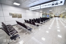 해외발 도착 일원화로 텅빈 제주공항 국제선 도착 대합실