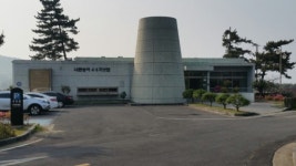 유채꽃이 필 무렵 제주 섬은 핏빛으로 물들었다