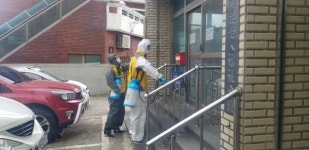 세화리청년회, 마을회관과 버스승차대 방역활동