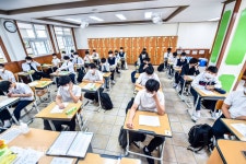 등교 수업하는 제일중학교 3학년 학생들