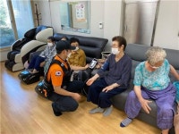 조천119센터, 경로당에서 노인 건강검진 실시