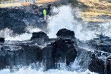 제주는 파도도 절경