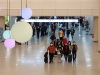 코로나 3차 대유행에도 관광객 가득한 제주