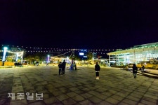 코로나에 지친 시민들을 위한 야간 감성 광장 조성
