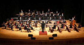 강원도립국악관현악단 공연 모습.