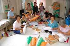 한여름 겨울축제 준비…일하는 재미 쏠쏠