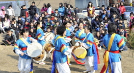 통일 염원 담아 연어 90만마리 방류