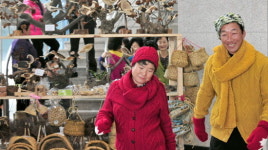 전통 짚공예품 골라보세요