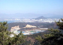 노를 저어가자! 의암호 고운 물결 위로… 짜릿하고 즐거워라 이 푸른 길