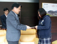 강원랜드 카지노뱅크팀 장학금 전달