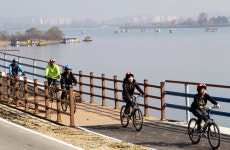자전거로 북한강변 달려요